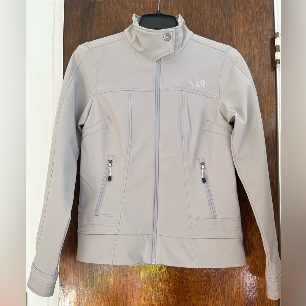 The North Face Women's Light Grey Heather Apex Barrier Soft Shell Jacket